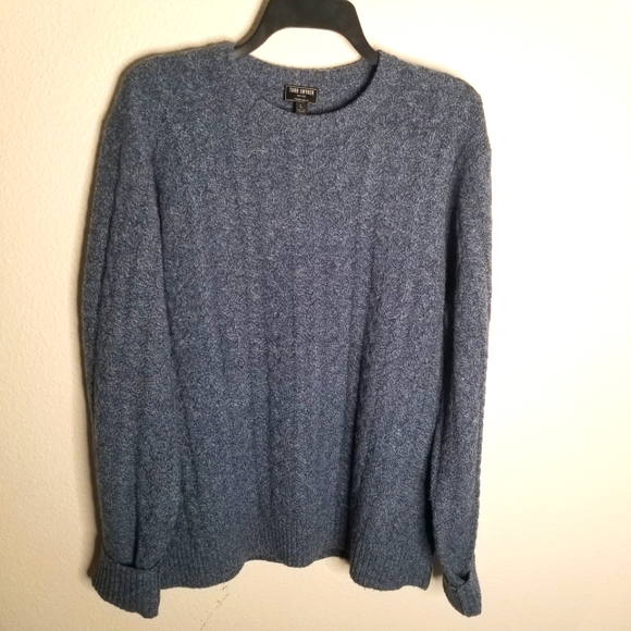 Todd Snyder 100% lambs wool cable knit Blue Crewneck Sweater L